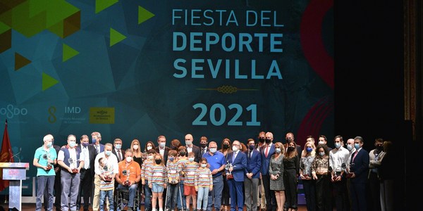 El Ayuntamiento premia a Miguel Toro y Maribel Pérez como los mejores del año en la Fiesta del Deporte 2021