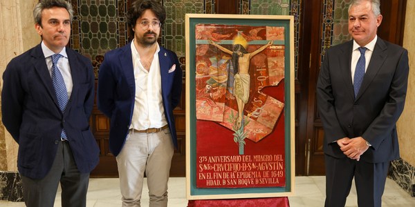 San Roque presenta en el Ayuntamiento el cartel, los actos y cultos del 375 aniversario del milagro del Santo Crucifijo de San Agustín