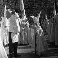 La Hermandad de la Paz en el Parque de María Luisa. 1964 ©ICAS-SAHP, Fototeca Municipal de Sevilla, fondo Serafín 