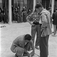 Patio de la antigua Universidad Literaria. Hermandad de los Estudiantes. 1958 ©ICAS-SAHP, Fototeca Municipal de Sevilla, fondo Serrano 